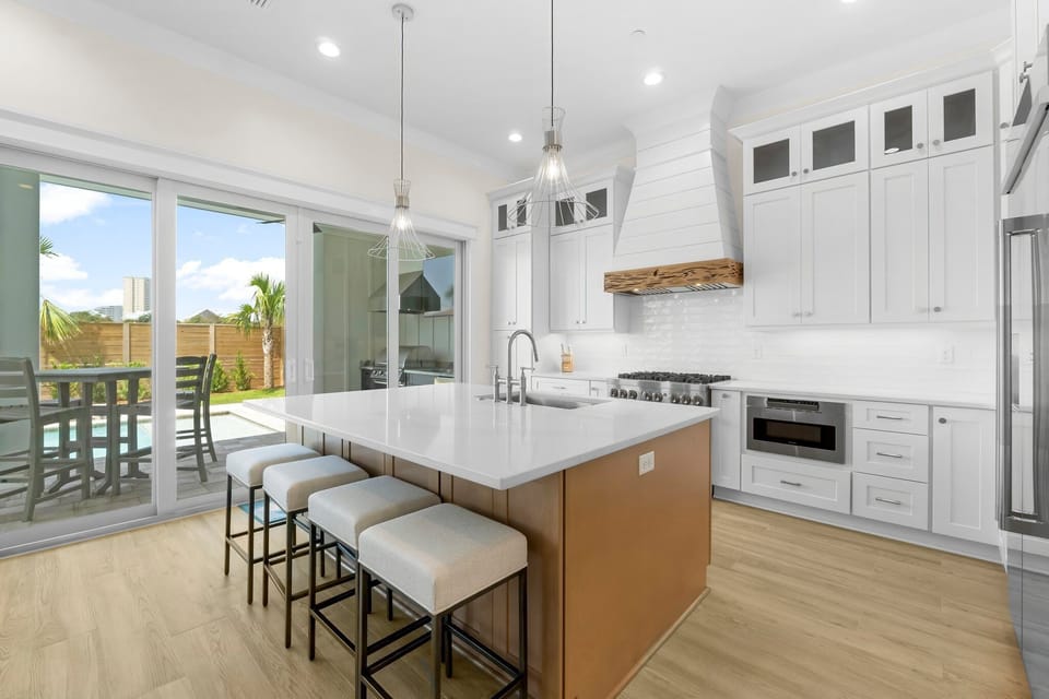 Spacious Kitchen with Island Bar On 1st Floor