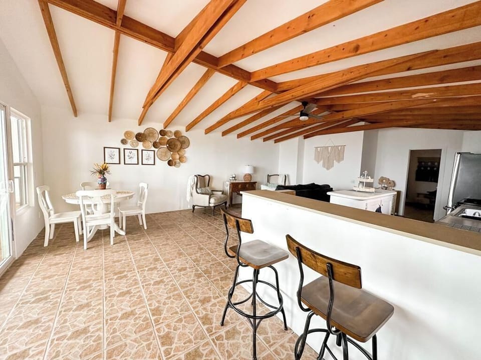 Family House, Ocean View | Living area