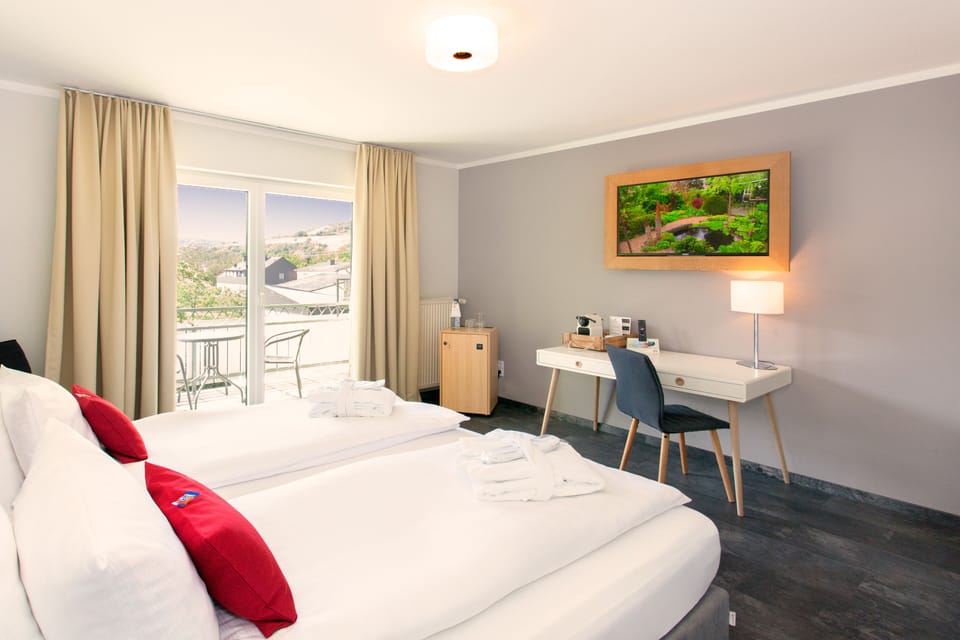 Deluxe Double Room, 1 Bedroom, Balcony | Minibar, desk, blackout drapes, free WiFi