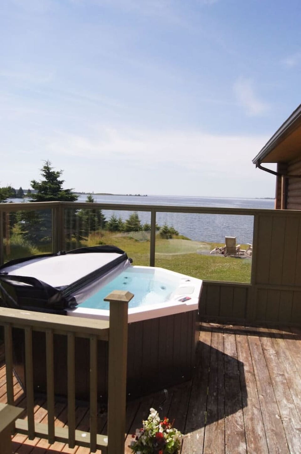 Outdoor spa tub