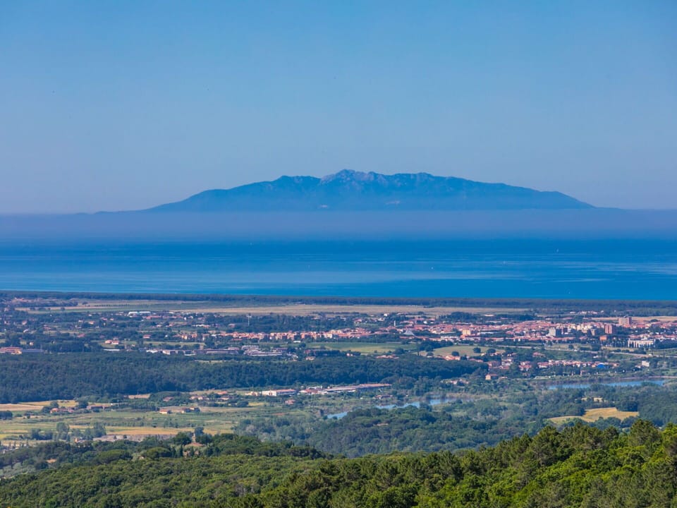 Blue, Daytime, Horizon, Hill, Ecoregion, Mountain Range, Hill Station, Sea, Ridge, Ocean