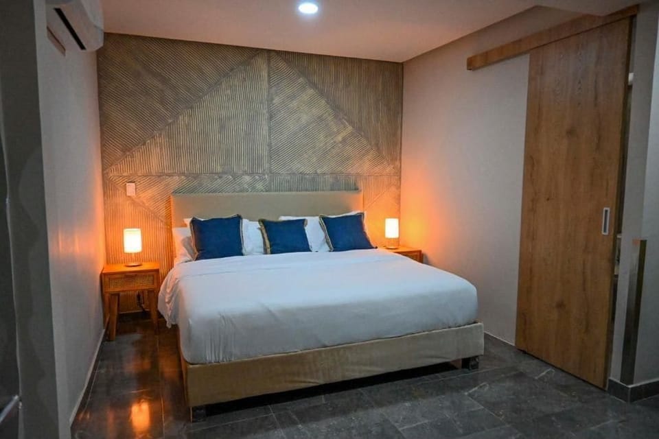 Comfort Studio Suite | Minibar, in-room safe, desk, soundproofing
