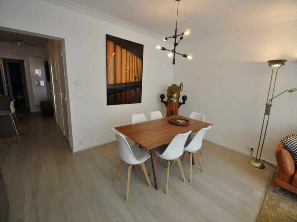 Apartment | Dining