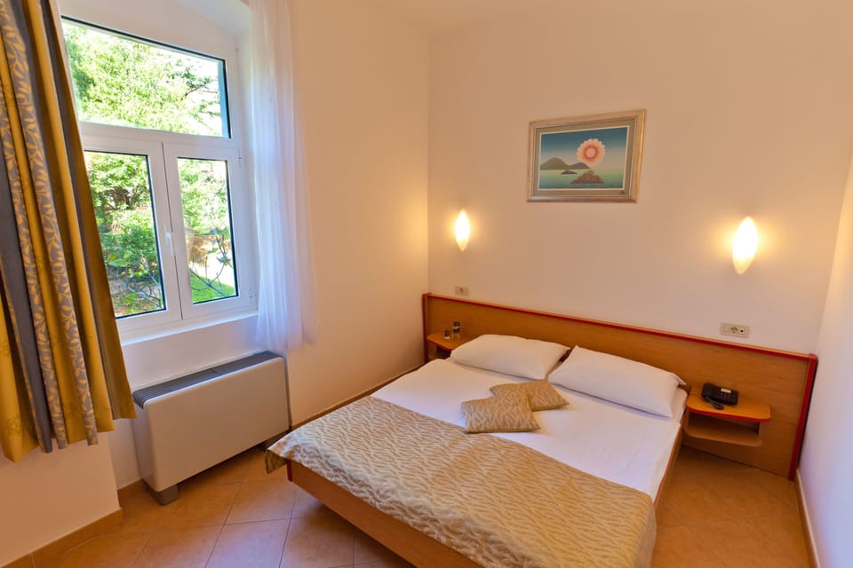 Standard Double Room, Park View | In-room safe, cribs/infant beds, free WiFi, bed sheets