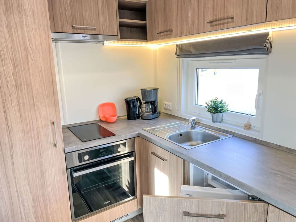 Kitchen Appliance, Kitchen, Countertop, Food, Major Appliance, Kitchen Sink, Sink, Wood Stain, Cabinetry, Tap