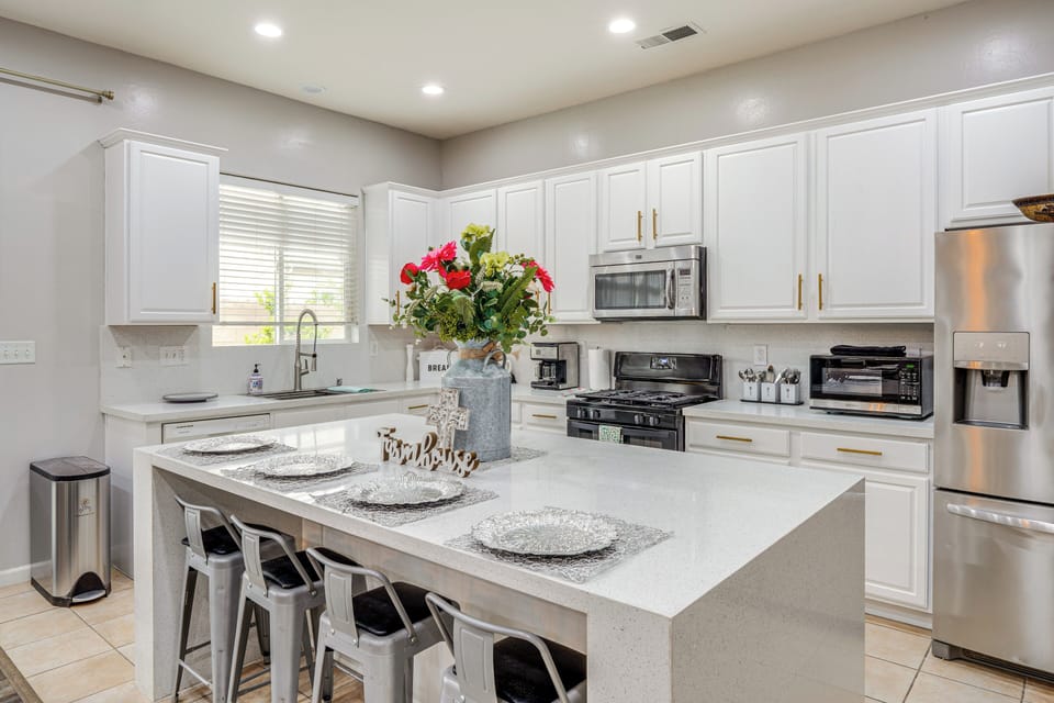 Kitchen | Cooking Basics | Breakfast Bar