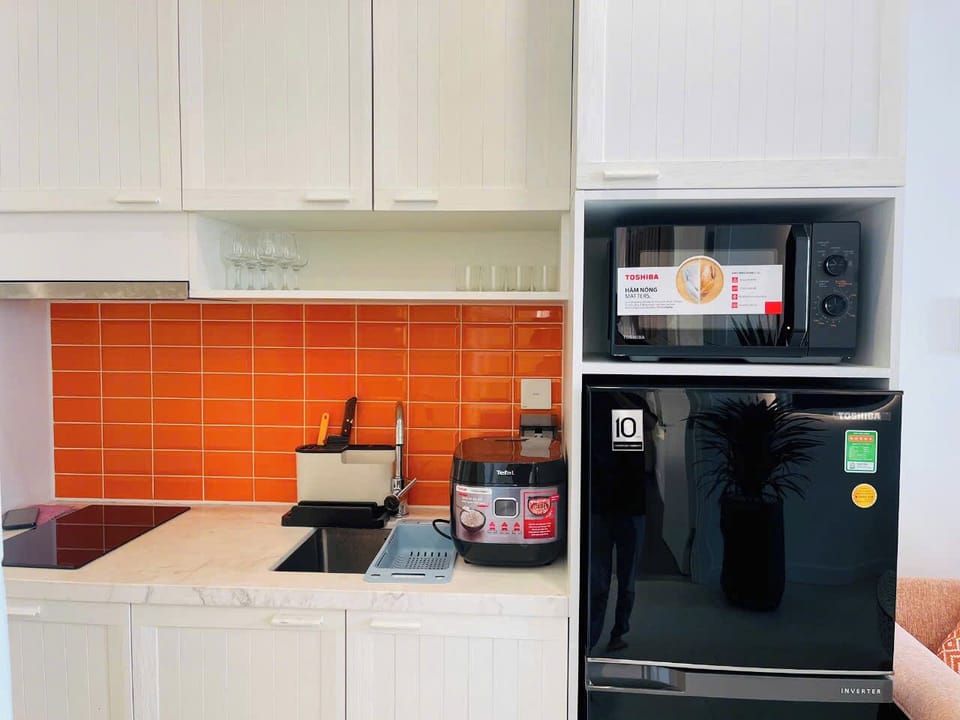 Premium Apartment | Private kitchen | Fridge, stovetop, rice cooker, cookware/dishes/utensils