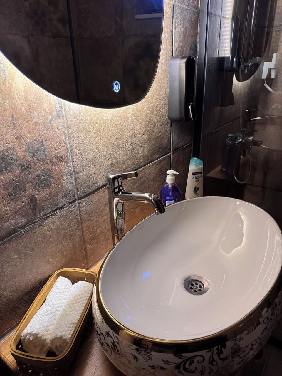 Standard Room, Balcony, Garden View | Bathroom | Shower, hair dryer, slippers, towels