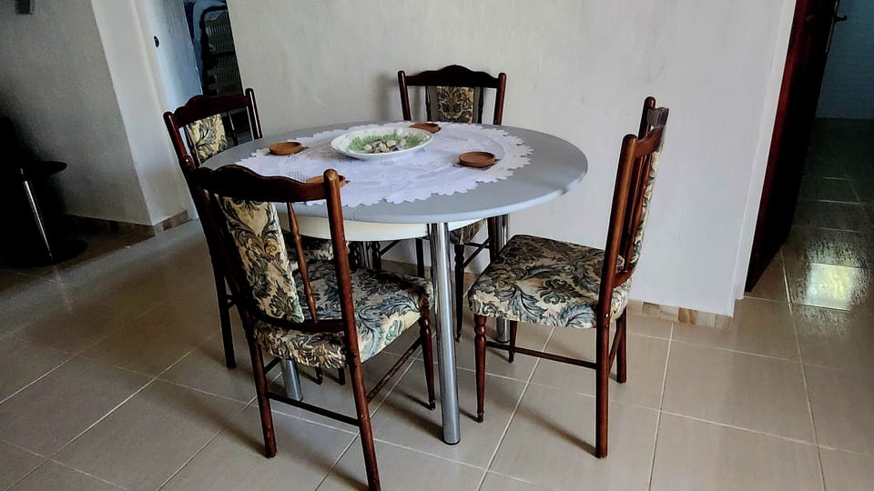 Apartment | Dining