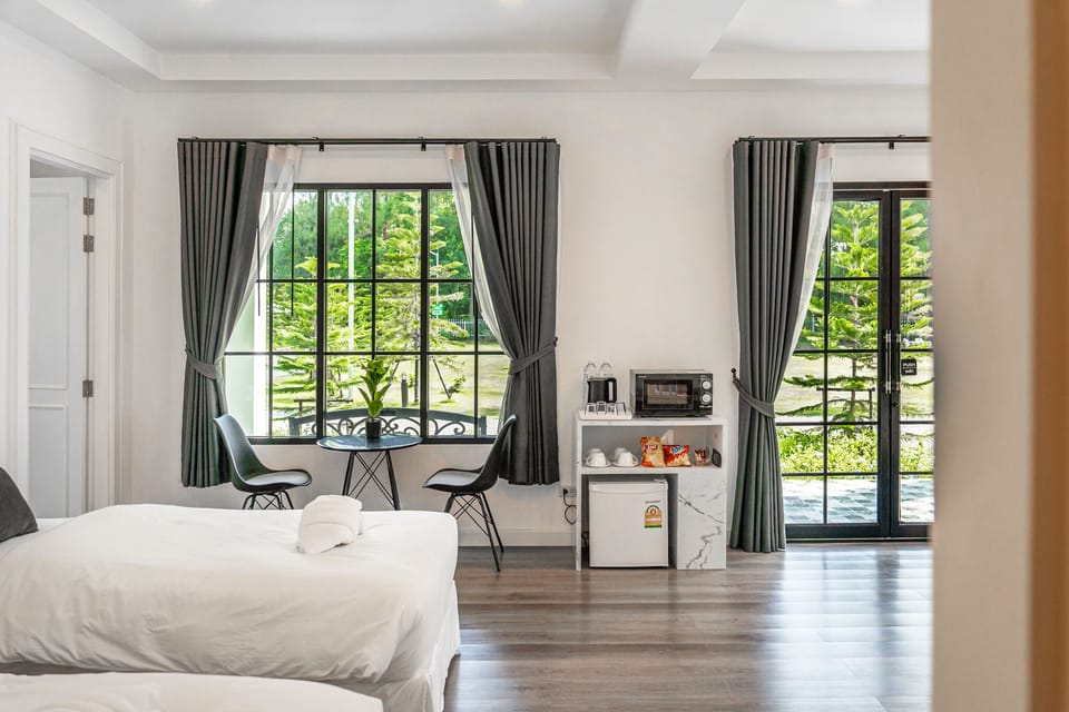 2 Bedroom Villa with Lake View | Garden view