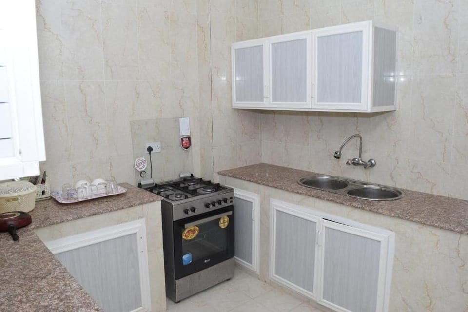 Basic Apartment | Private kitchen