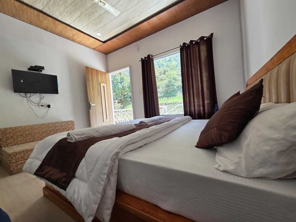 Deluxe Room | Free WiFi