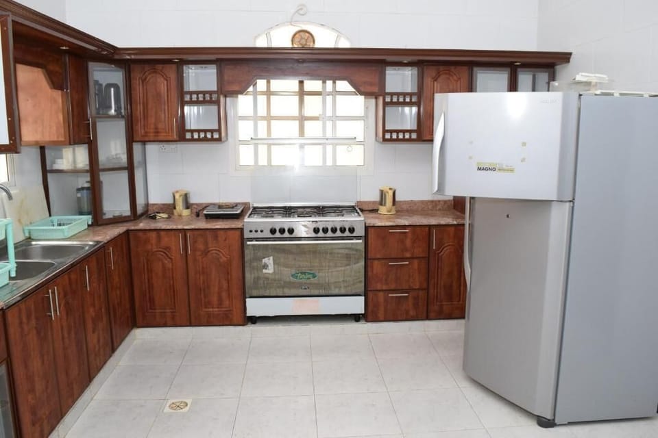 Luxury Villa, 5 Bedrooms, Kitchen | Private kitchen | Microwave, electric kettle, cookware/dishes/utensils