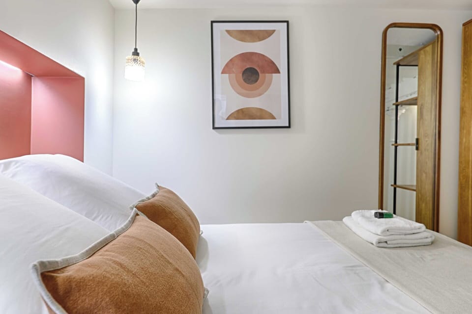 Apartment | 1 bedroom, laptop workspace, iron/ironing board, bed sheets