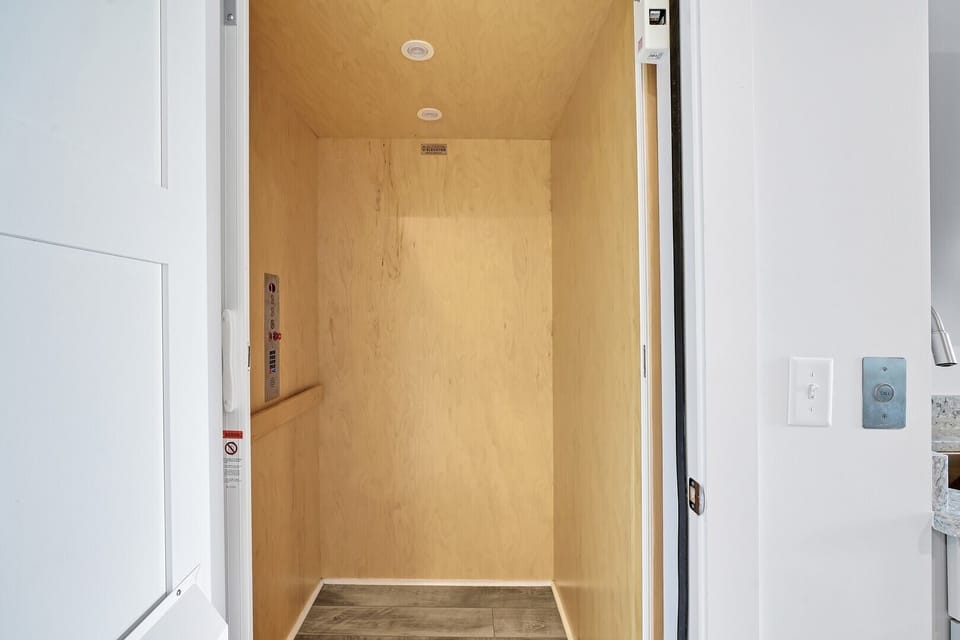 Elevator
CG.5-6-25