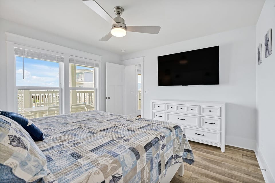 King Bedroom
CG.5-6-25