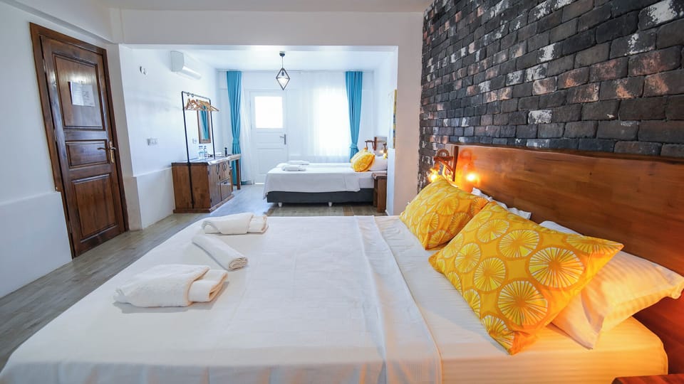 Family Quadruple Room | Egyptian cotton sheets, premium bedding, minibar, free WiFi