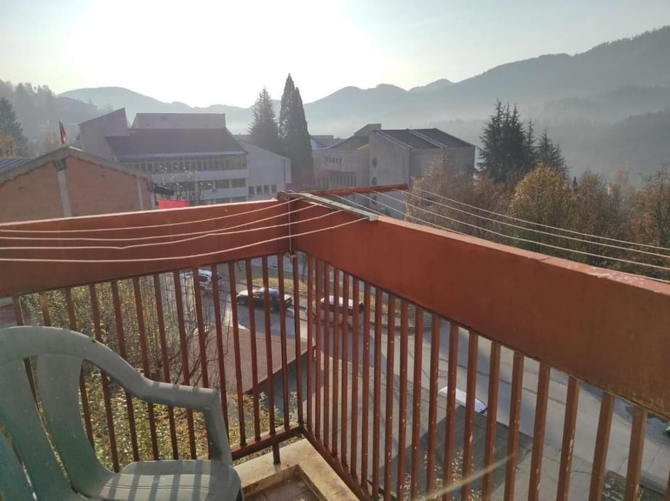 Apartment, 1 Bedroom, Balcony, Mountain View | Balcony