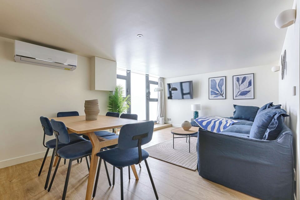 Apartment | Dining