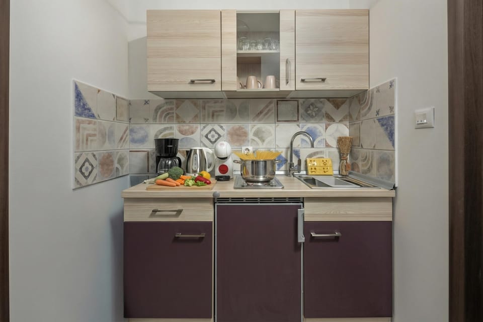 Family House, 3 Bedrooms, Balcony (Harmony House Vito) | Private kitchen