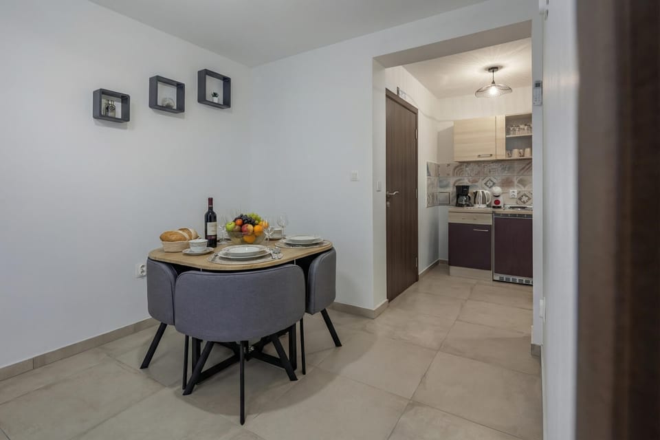 Family House, 3 Bedrooms, Balcony (Harmony House Vito) | Dining