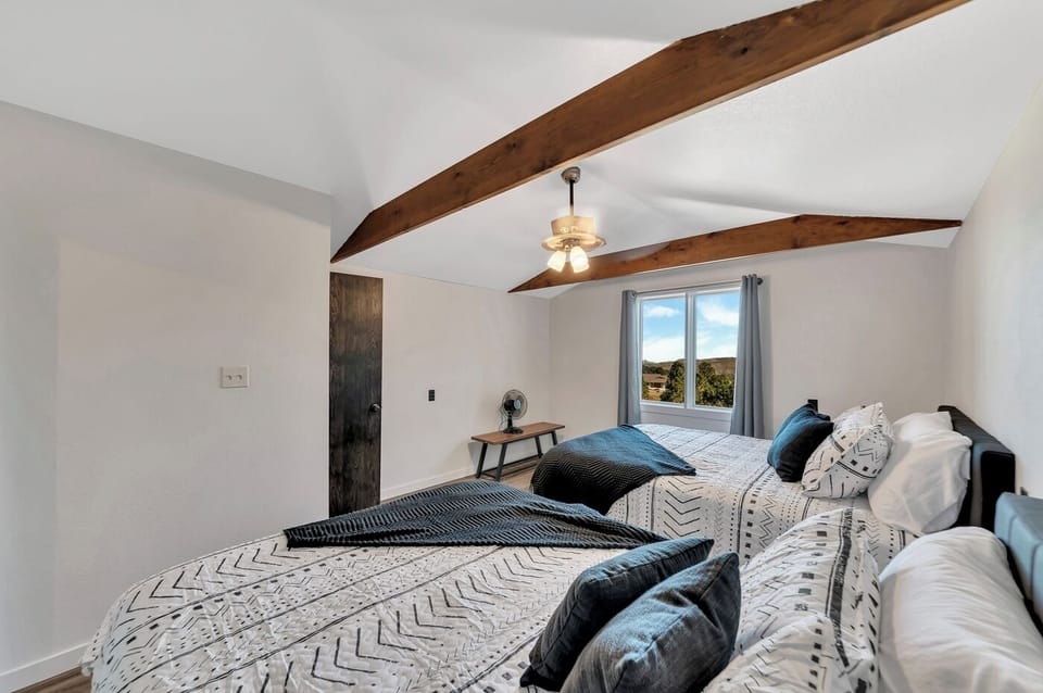 Upper Level Bedroom 