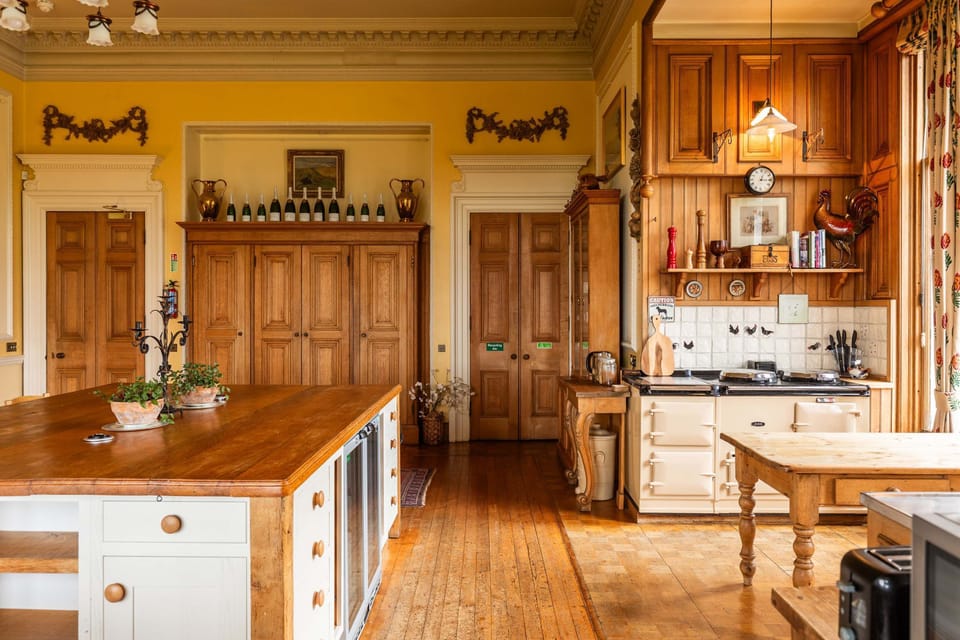 House | 20 bedrooms, Internet