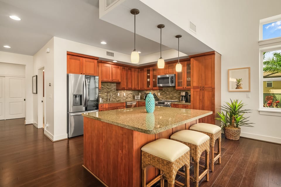 Condo, 3 Bedrooms | Private kitchen | Fridge, oven, coffee/tea maker, toaster