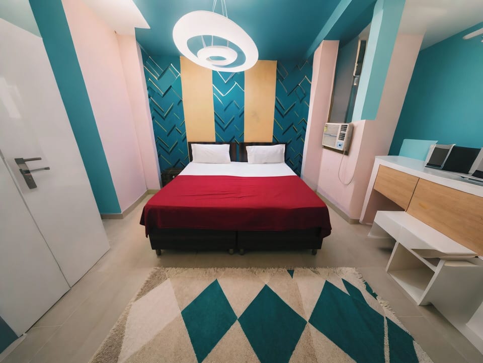 Deluxe Single Room | Premium bedding, desk, soundproofing, free WiFi
