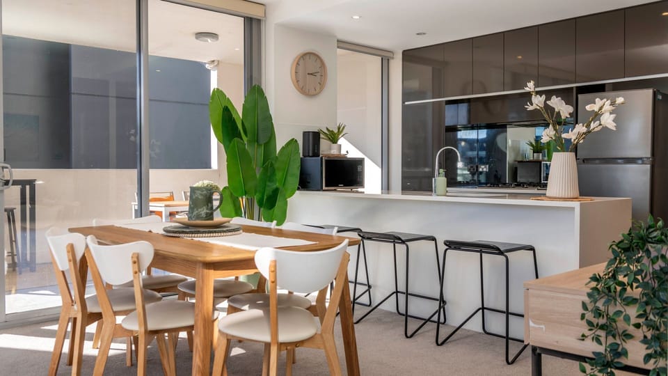 Flowing space from kitchen to lounge