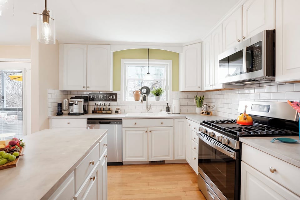 Fully equipped kitchen: Sip, smile, and toast to good times.
