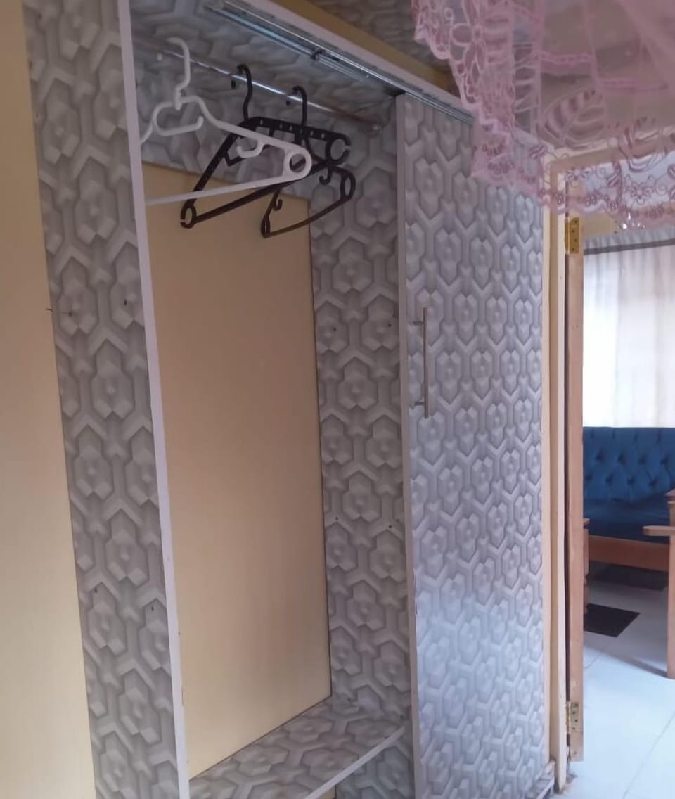 Family Double Room | Iron/ironing board, free WiFi