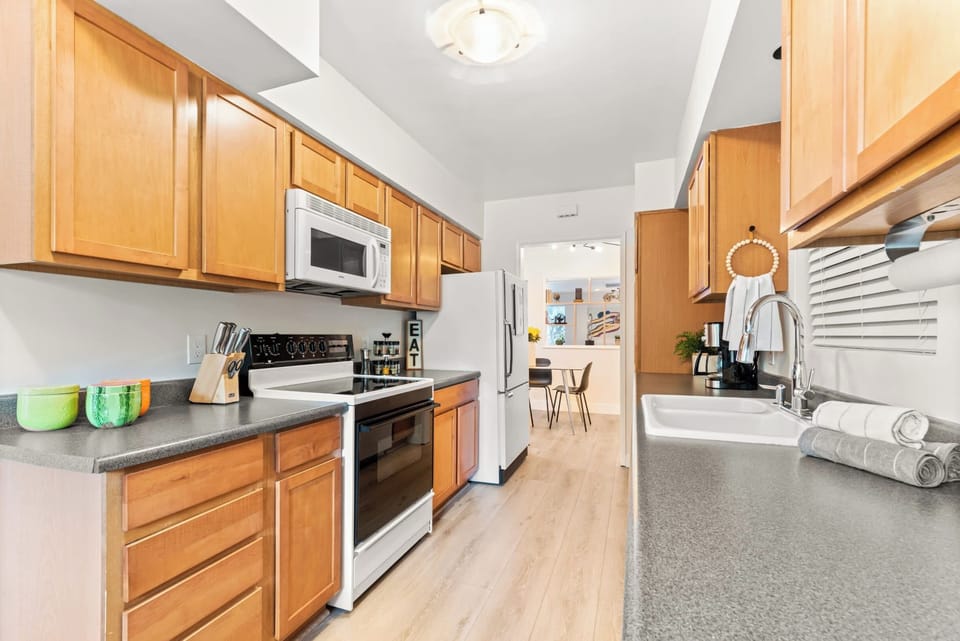 A kitchen with everything that you need for cooking