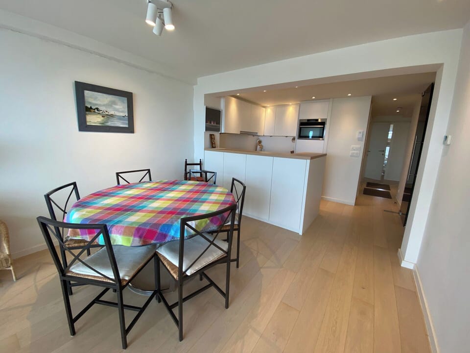 Apartment | Dining