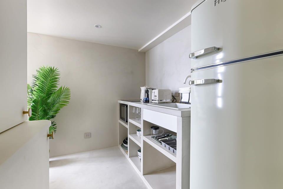 Apartment | Private kitchen | Coffee/tea maker, fridge, microwave, dishwasher