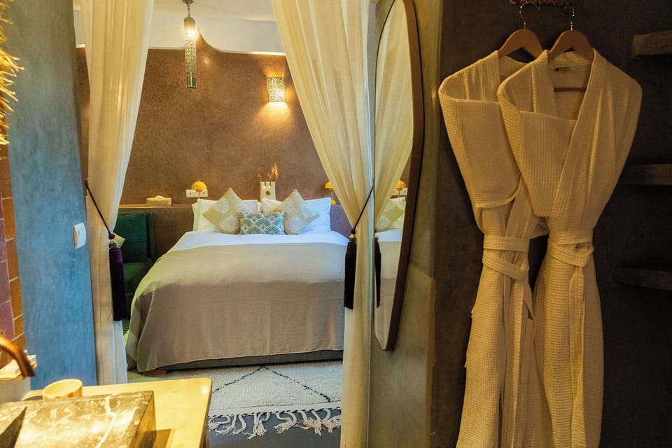 Studio Suite, City View | In-room safe, free WiFi