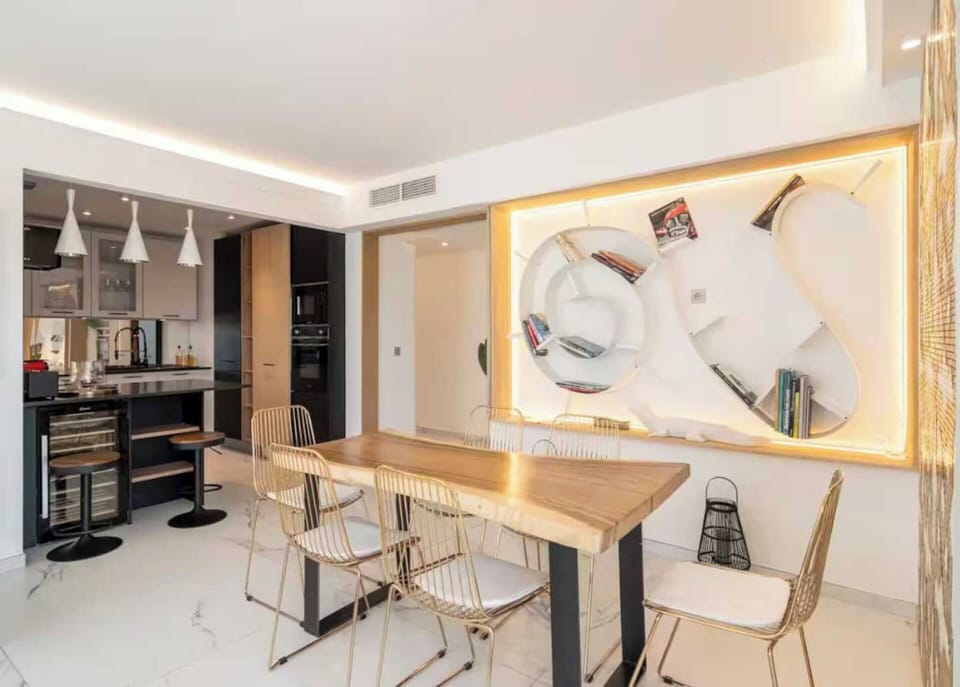 Apartment | Dining