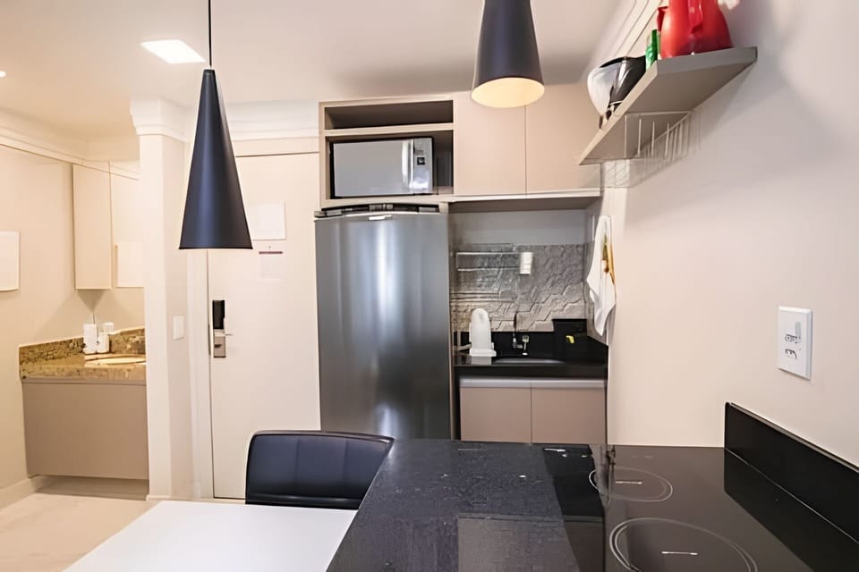 Basic Apartment | Private kitchen | Fridge, microwave, stovetop, cookware/dishes/utensils