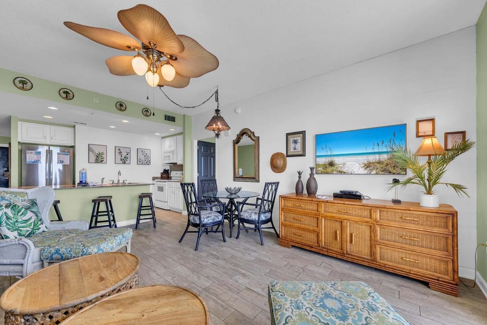 Condo, Multiple Beds (Sterling Reef 905) | Living area