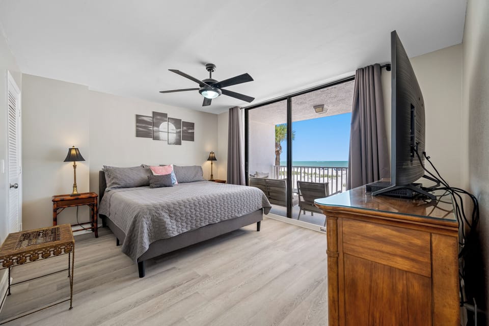 Bedroom with Balcony Access