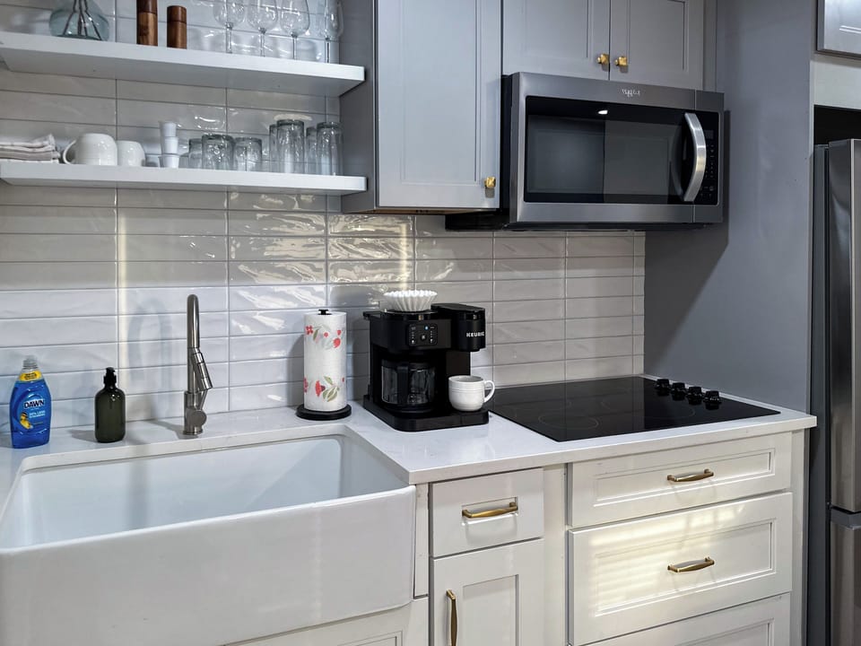 Suite, 2 Bedrooms, Kitchen | Private kitchen