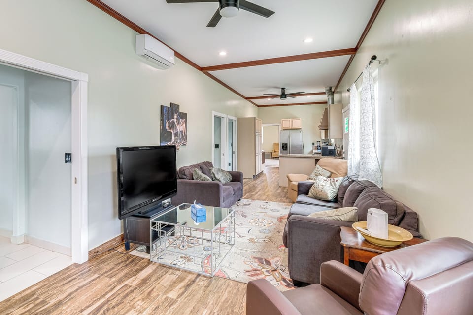 Living Room | Smart TV | Free WiFi
