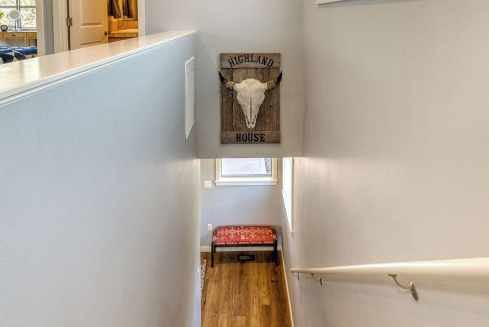 Upstairs awaits. 🏡✨
A staircase leading to the upper bedrooms, connecting comfort and style throughout the home.
