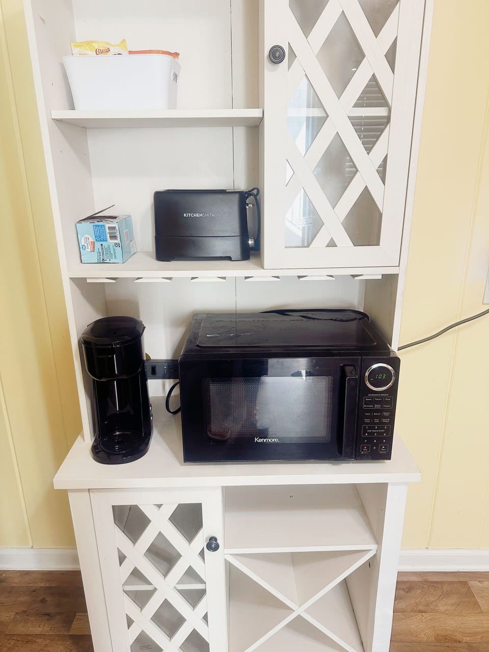 Full kitchen