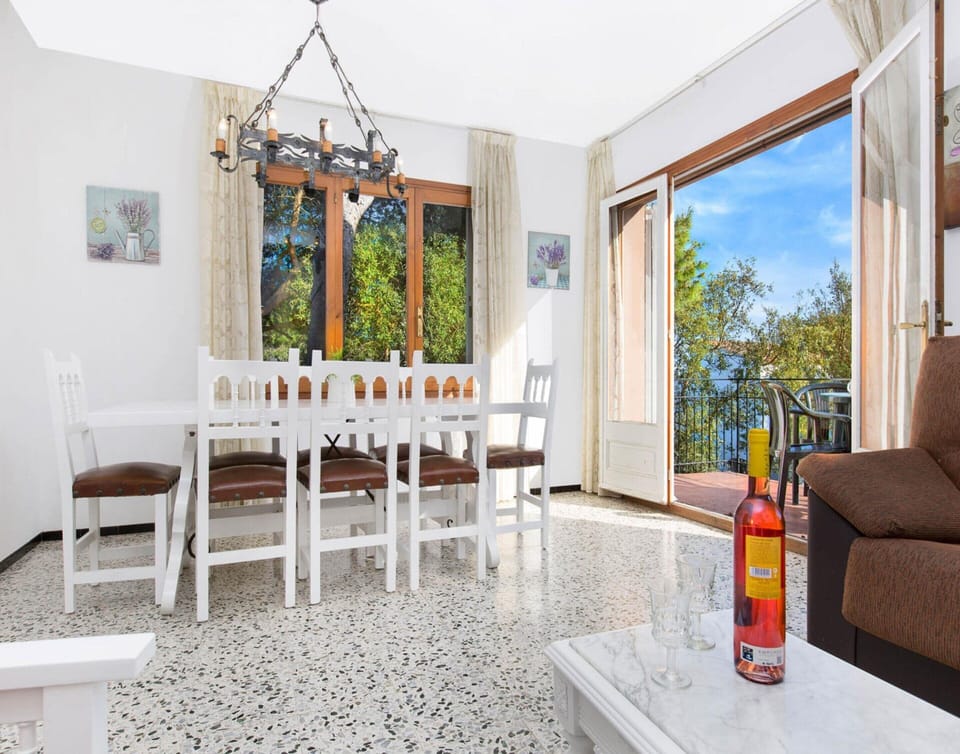 Villa | Dining
