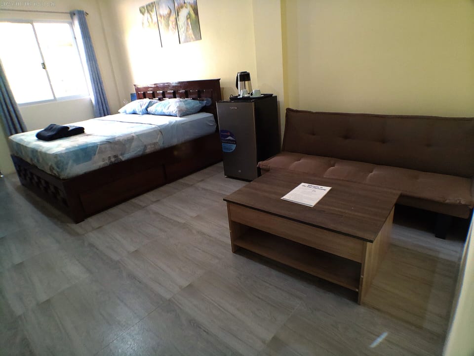 Room, 1 Bedroom, Accessible, Smoking | 1 bedroom