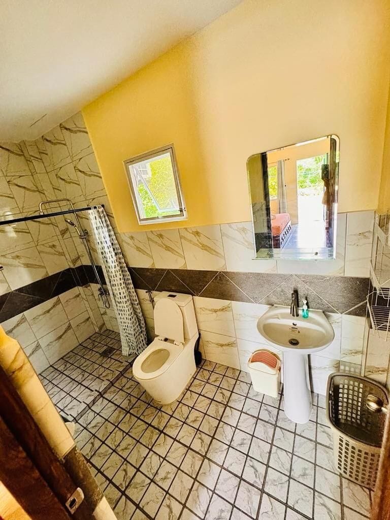 Room, 1 Bedroom, Accessible, Patio | Bathroom
