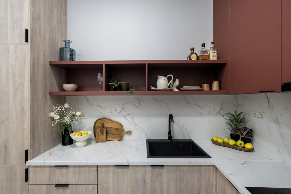 Deluxe Apartment, 3 Bedrooms, Balcony, City View | Private kitchen | Coffee/tea maker, electric kettle