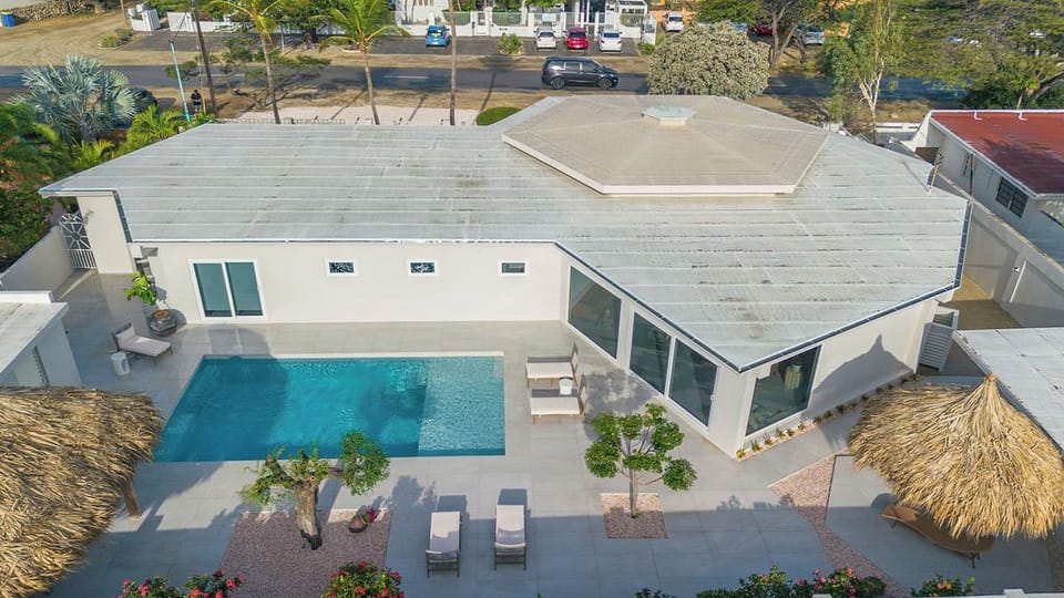 Experience the full grandeur of your vacation home with beautiful surroundings that capture every inch of this exceptional property. From lush landscapes to modern architecture, see the space where your dreams come to life!