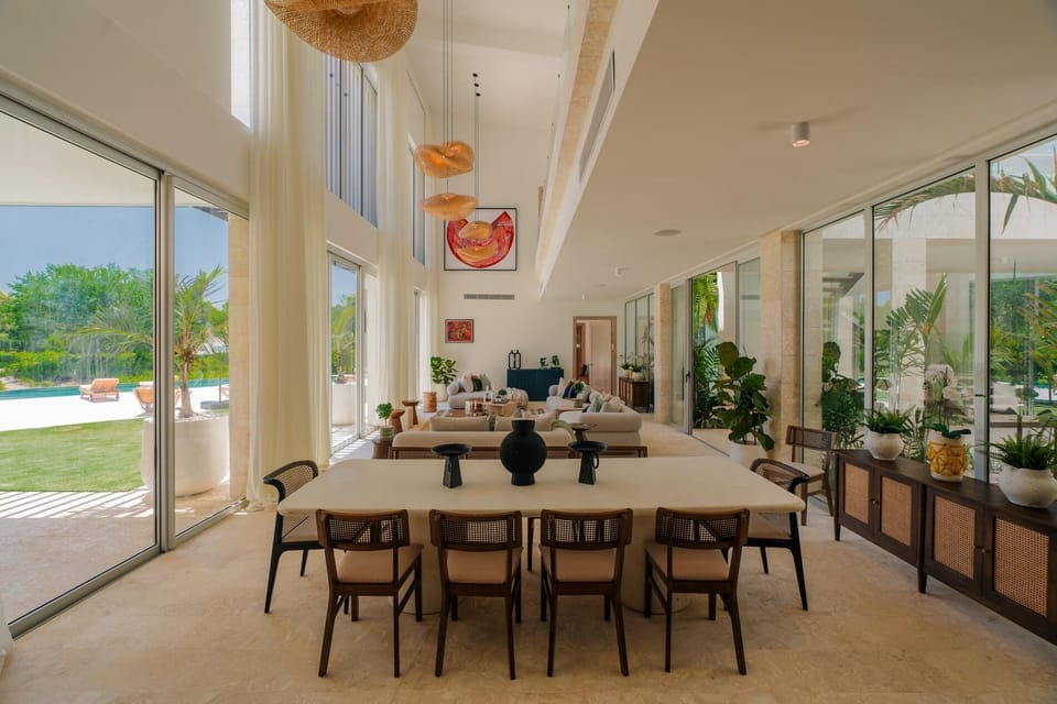 Modern 6 BDR golf front villa in luxury beach resort w/ pool and heated jacuzzi (6812)